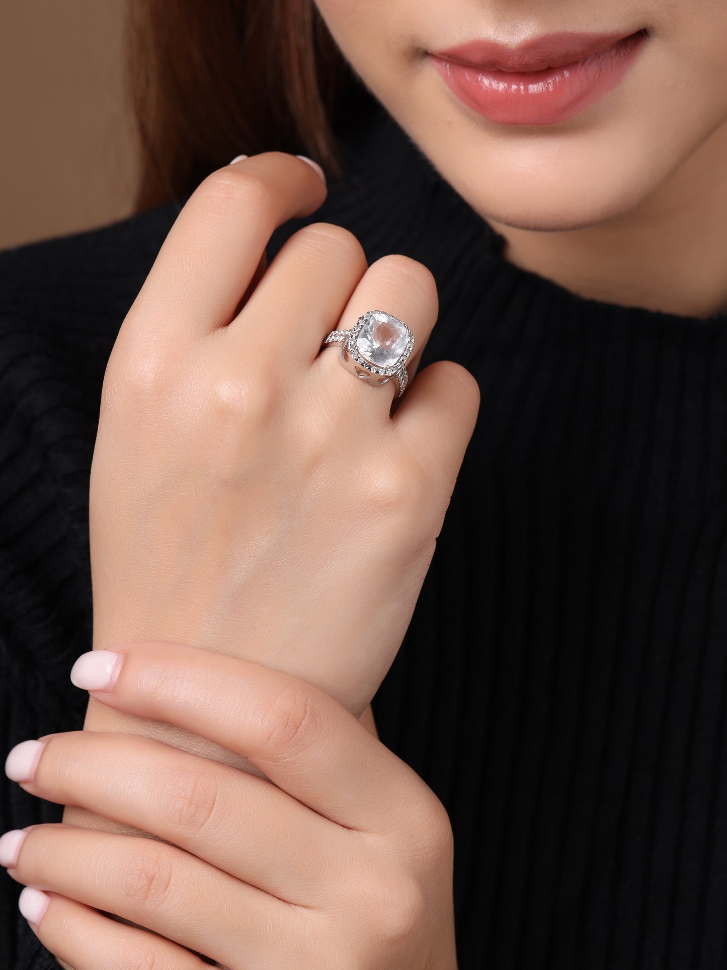 WHITE SAPPHIRE DIAMOND RING