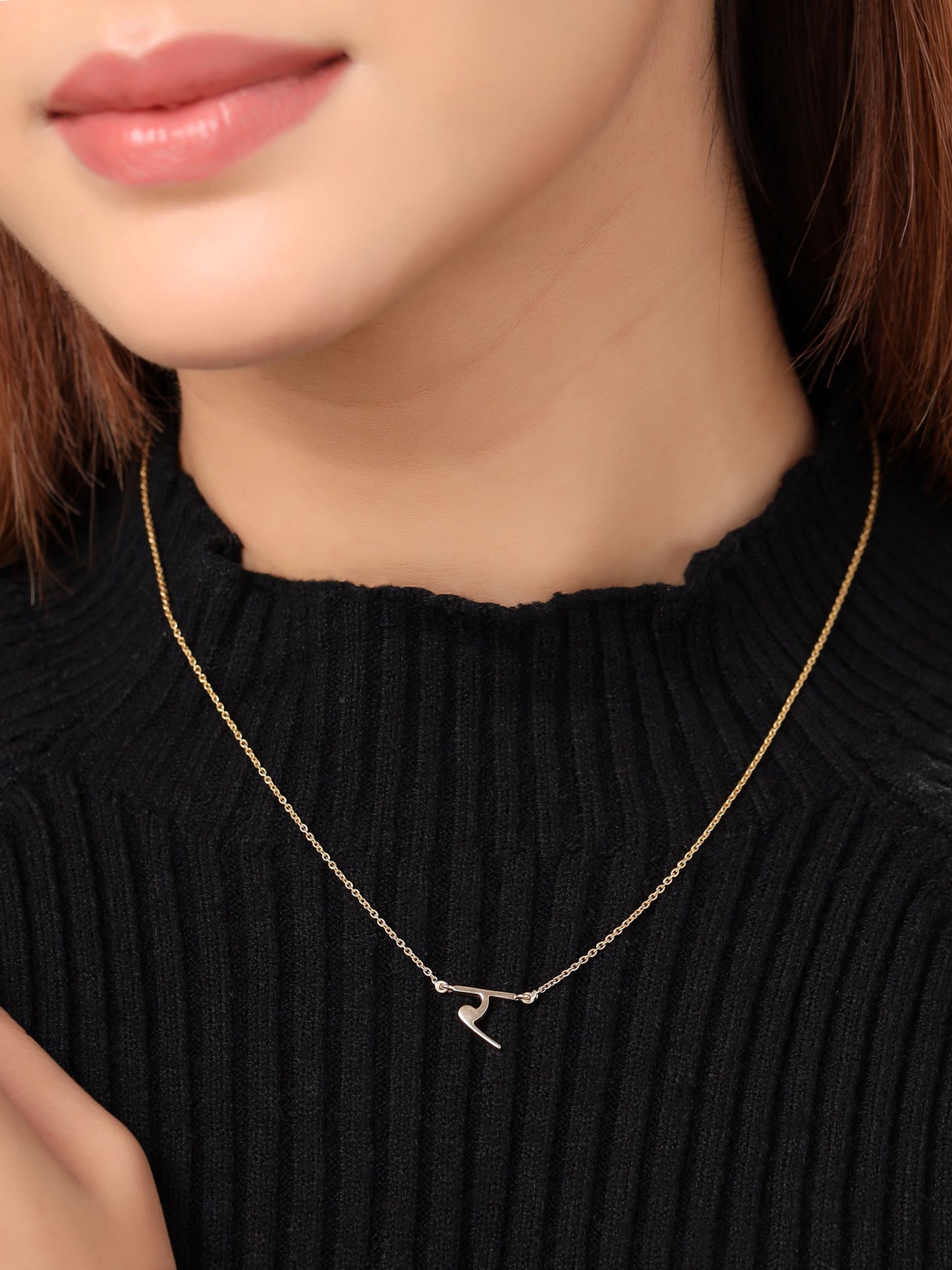 "र" Hindi Initial Gold Necklace