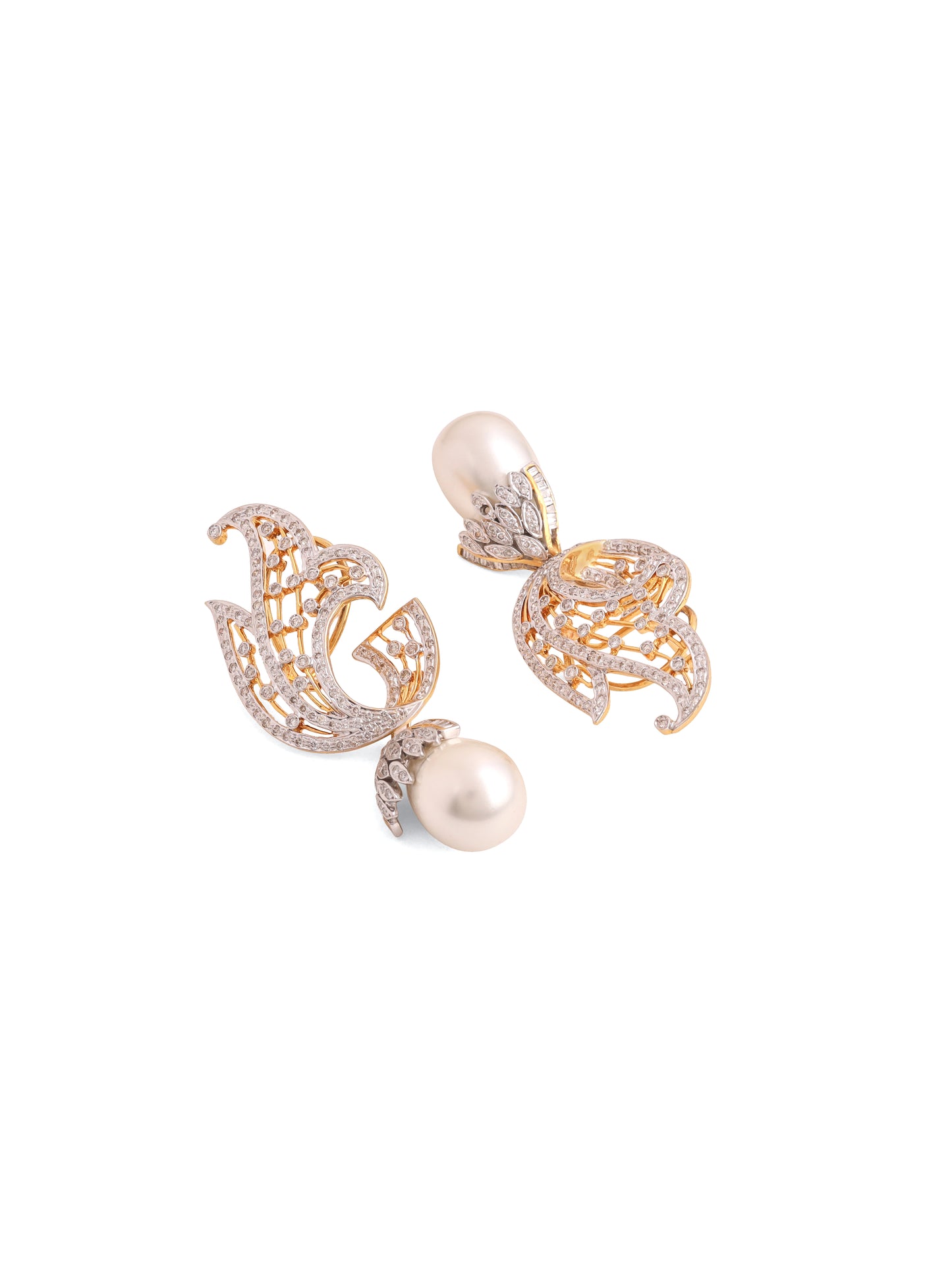 Vibrant Plumage Diamond Earrings