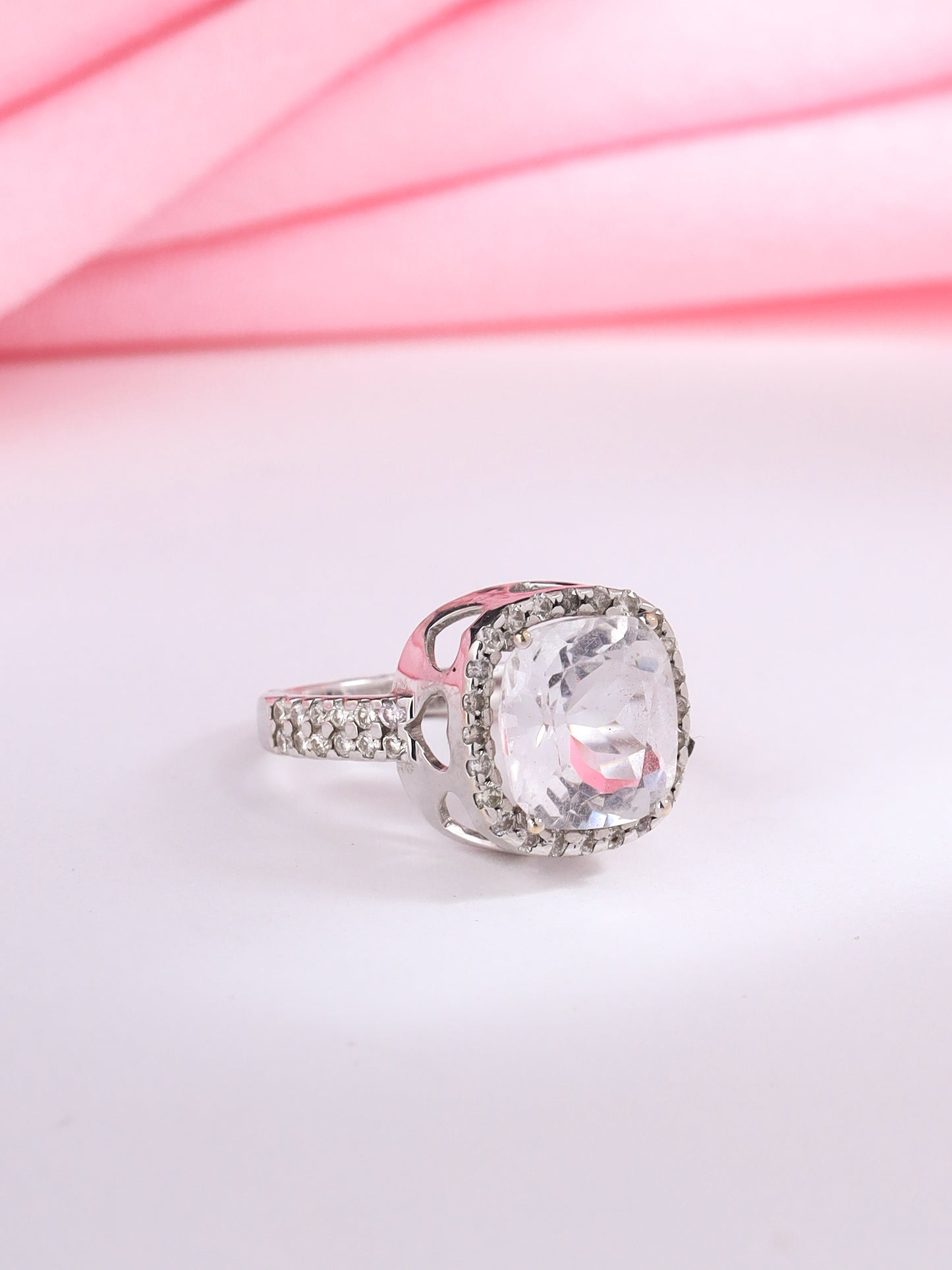 WHITE SAPPHIRE DIAMOND RING