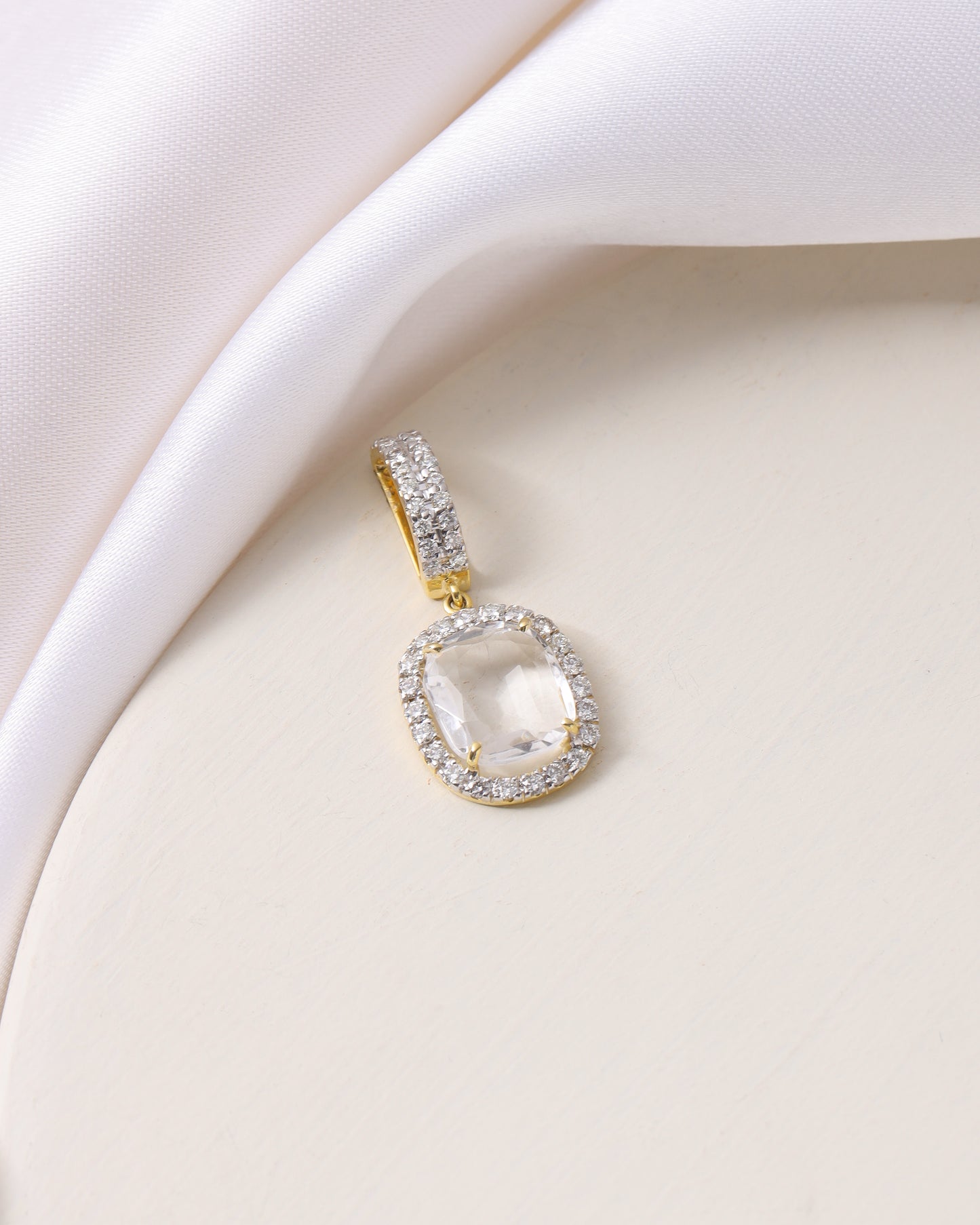 Grazieb Diamond Pendant