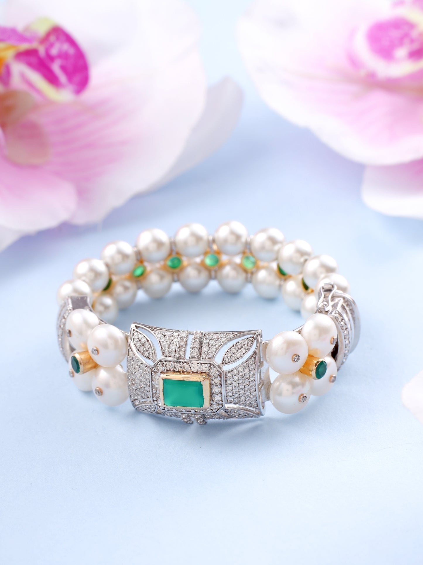 Elizabeth bracelet with Pearls, Diamonds and Emeralds