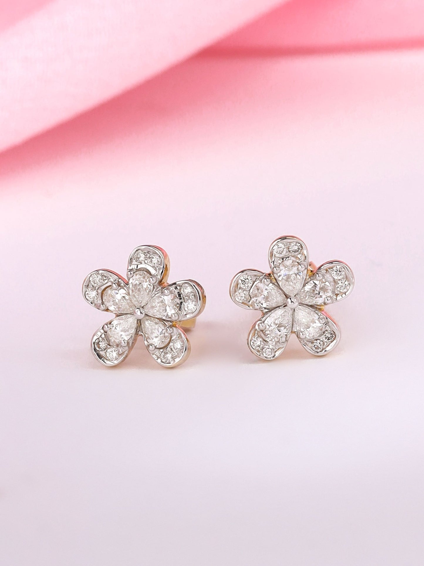 DIAMOND CLOVER STUDS