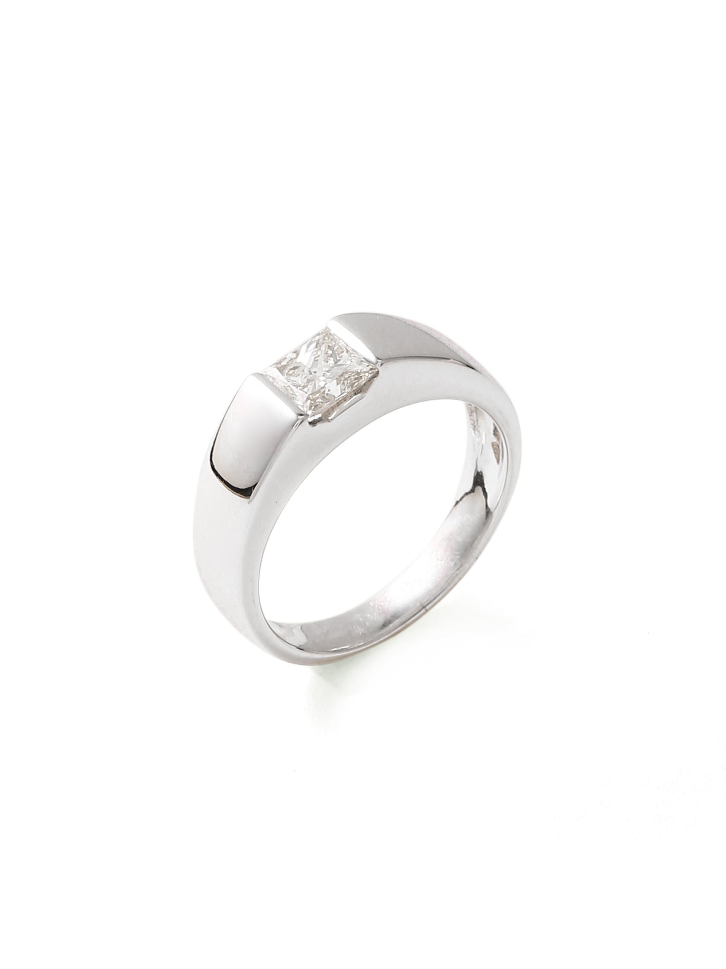 Mon Amour Solitaire Wedding Band