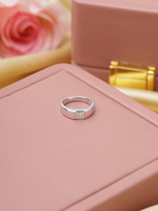 Mon Amour Solitaire Wedding Band