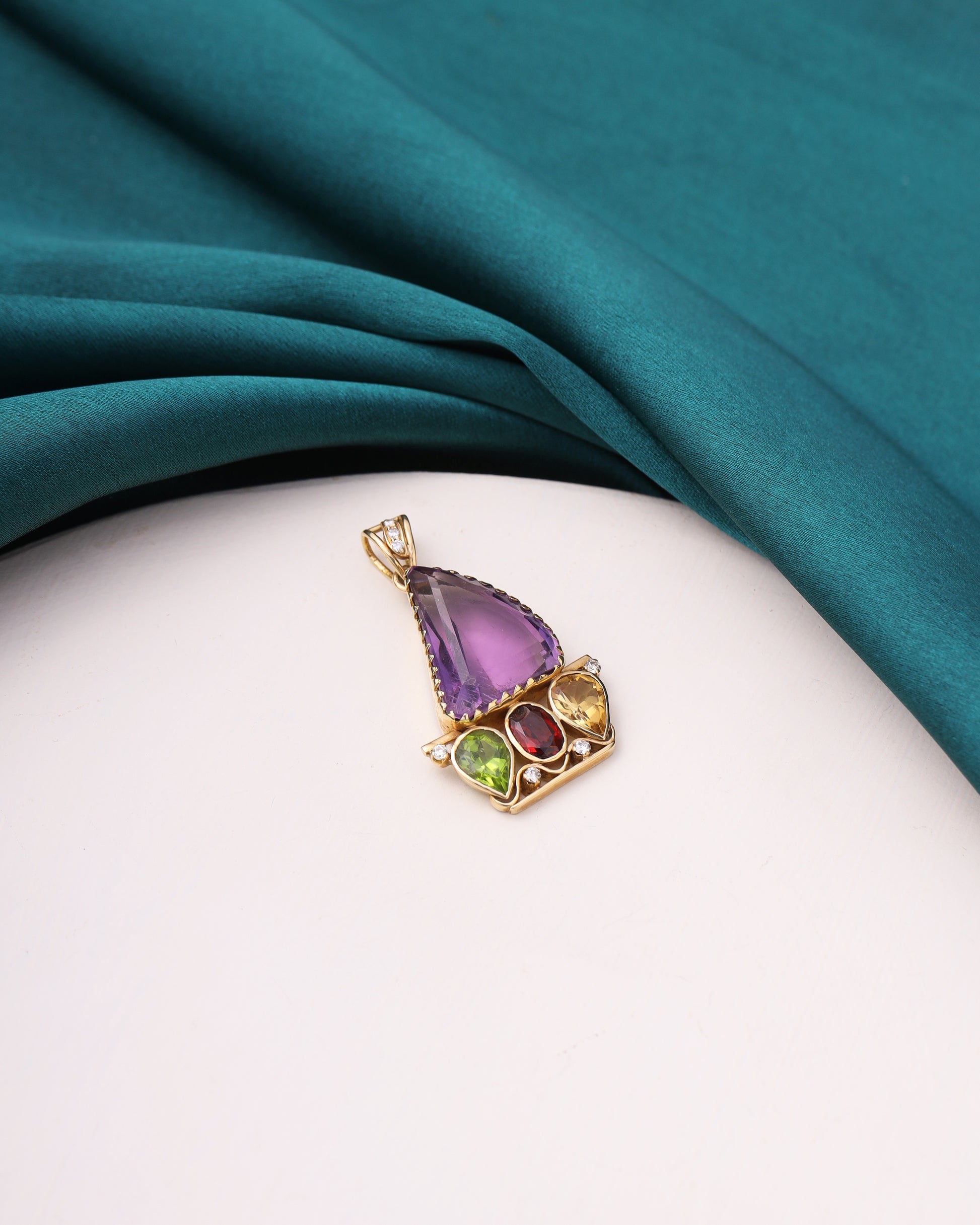 14KT Yellow Gold Amethyst Boat Pendant